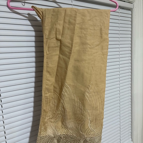 Two piece Pakistani suit - Picture 4 of 4